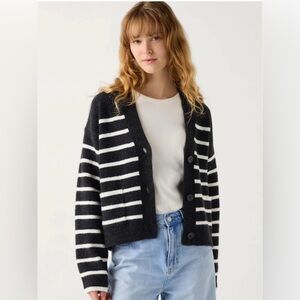 Uniqlo Souffle Yarn V Neck Short Cardigan Size Large